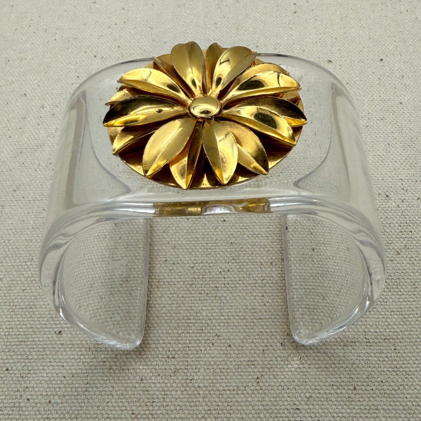Daisy on Disc Wide Acrylic Cuff (MD)