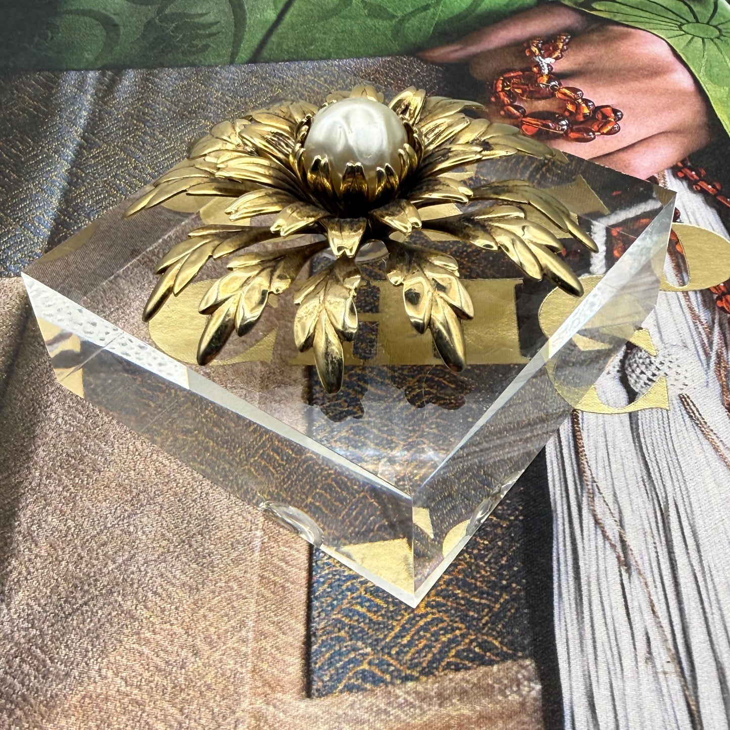 Golden Starbust Pearl Acrylic Cube