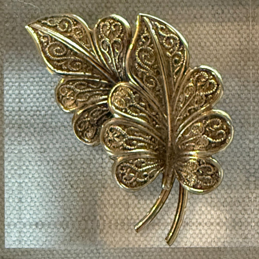 Ornate Filigree Leaf Acrylic Cube