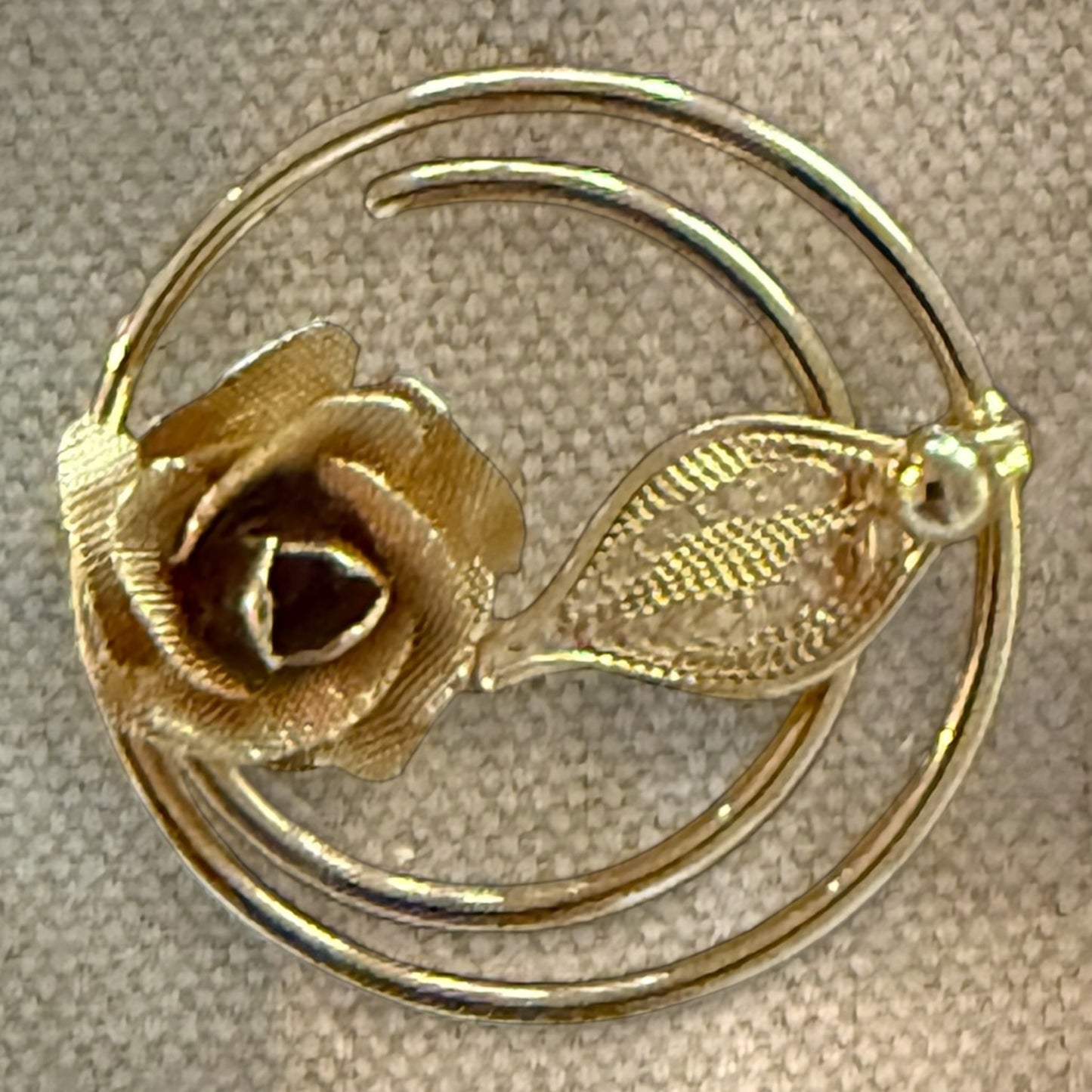 Spiral Rose & Leaf Acrylic Cube (2)