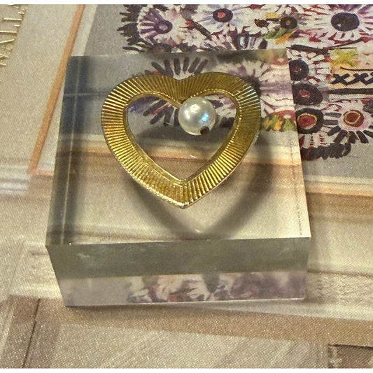 Heart with Pearl Acrylic Cube
