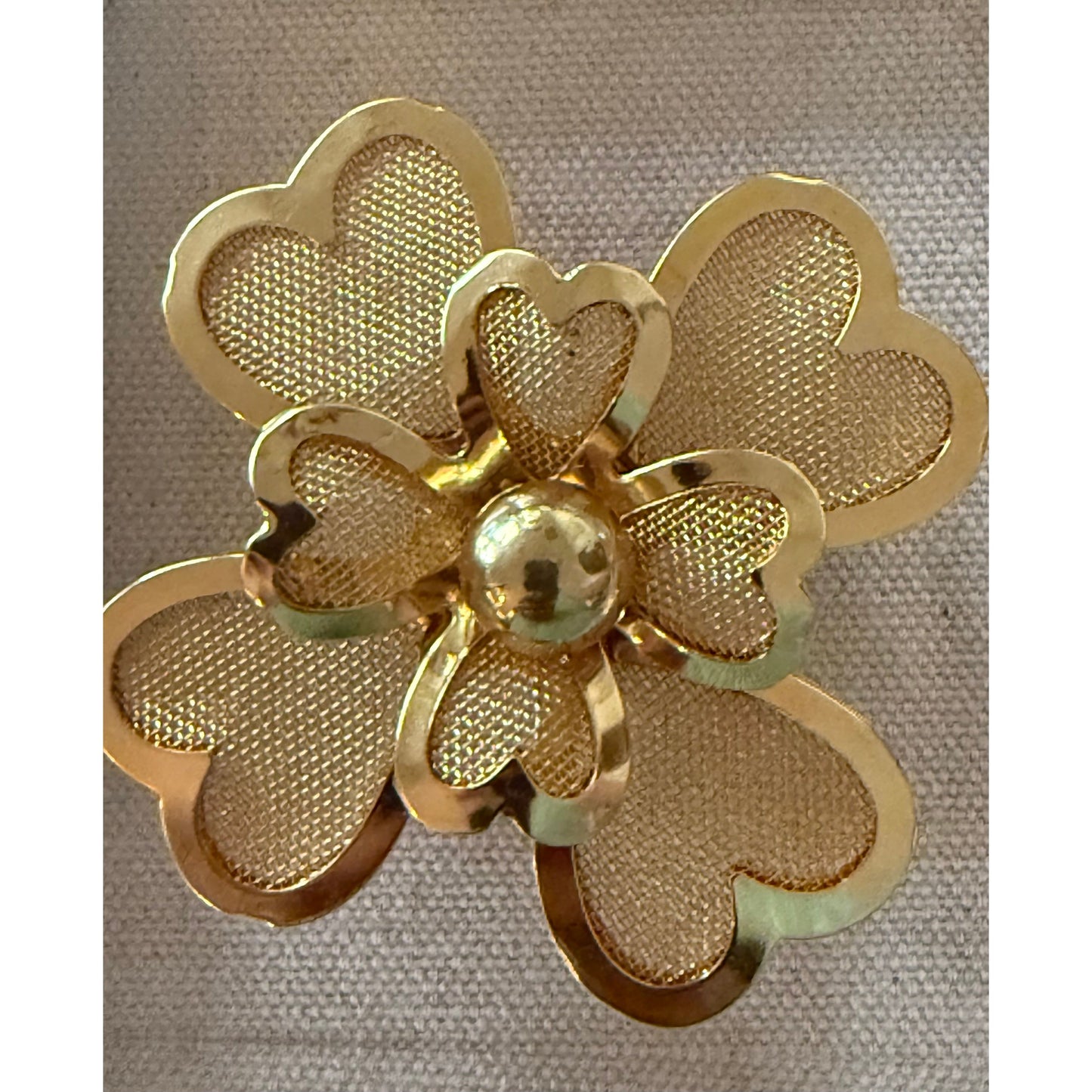 Heart Petaled Flower Acrylic Cube