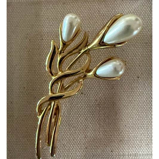Pearl Bud Stem Acrylic Cube