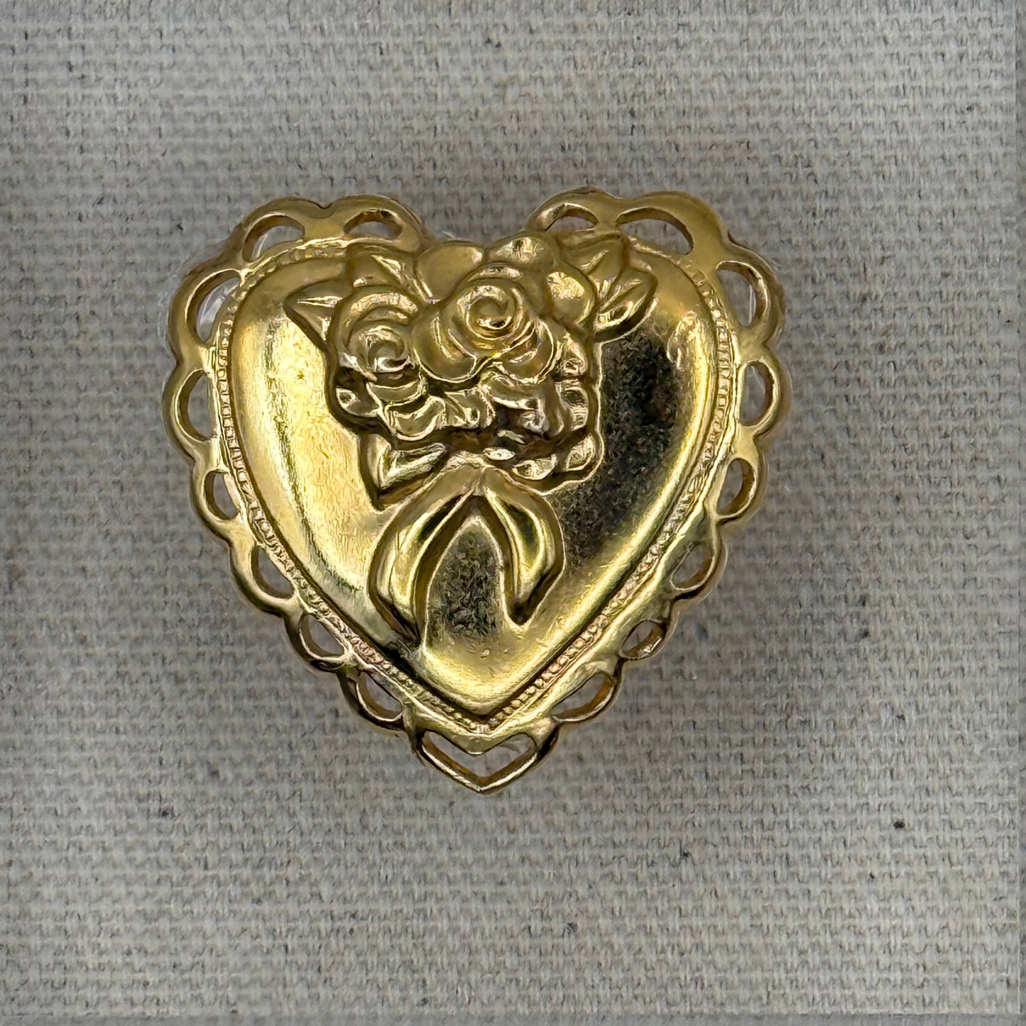 Bouquet Heart Acrylic Cube