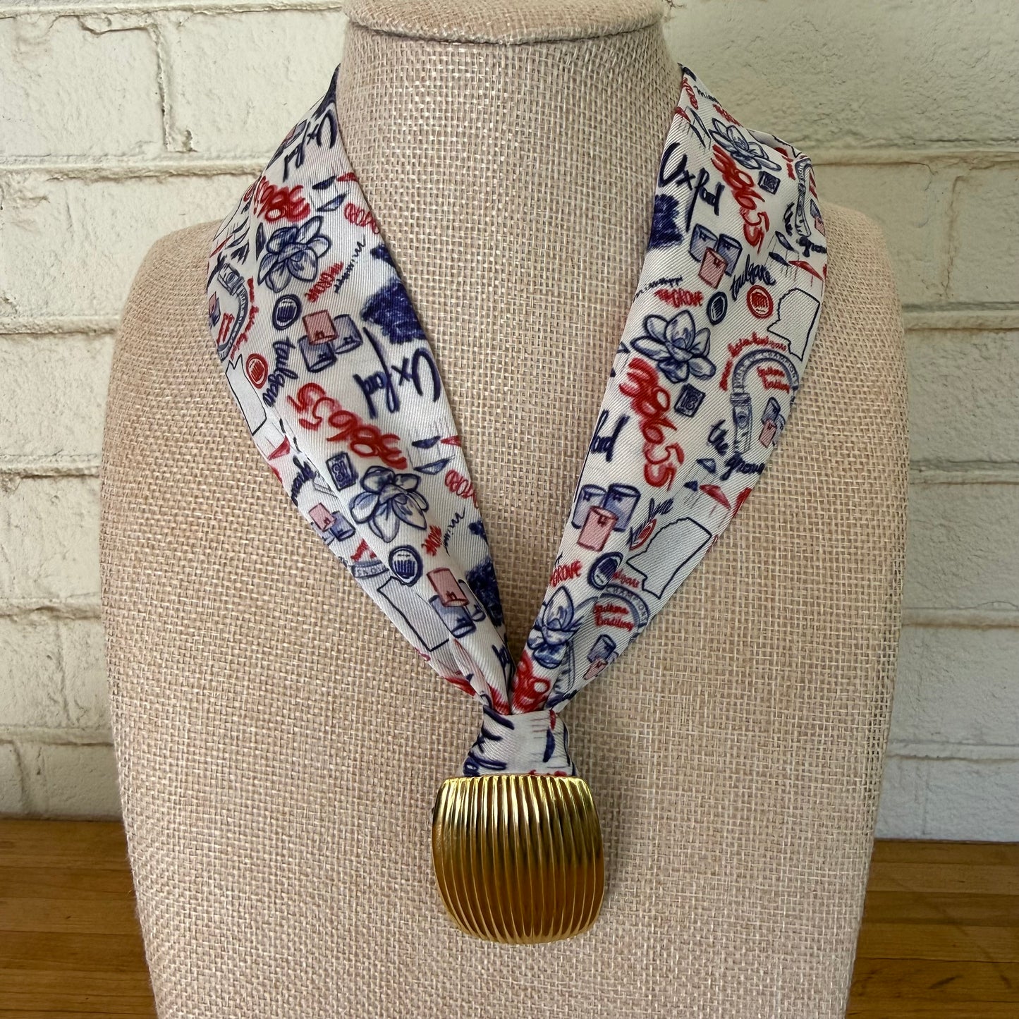 Oxford Tailgate Scarf with Vintage Gem - Gold Ribbed Barrel