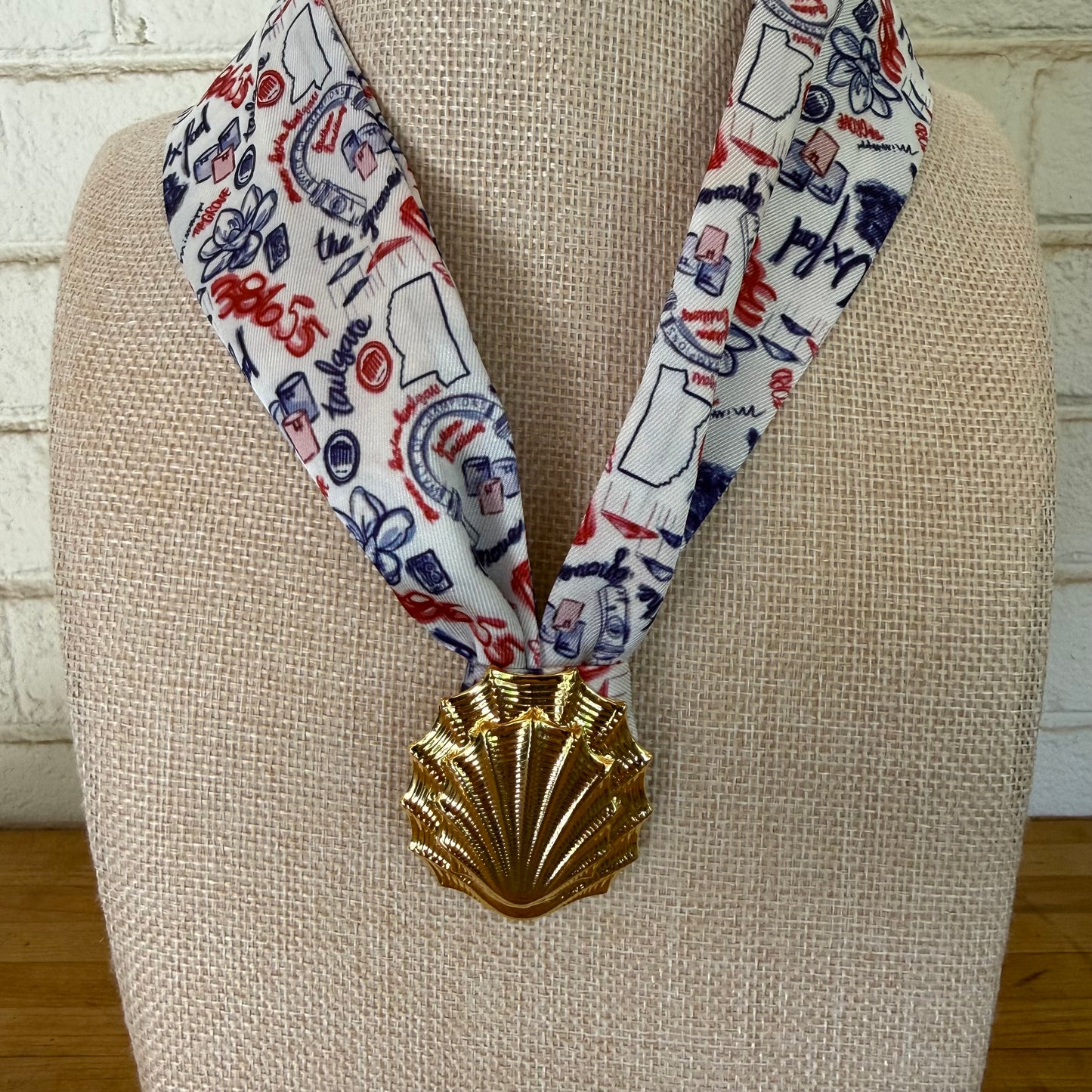 Oxford Tailgate Scarf with Vintage Gem - Golden Sculptural Shell