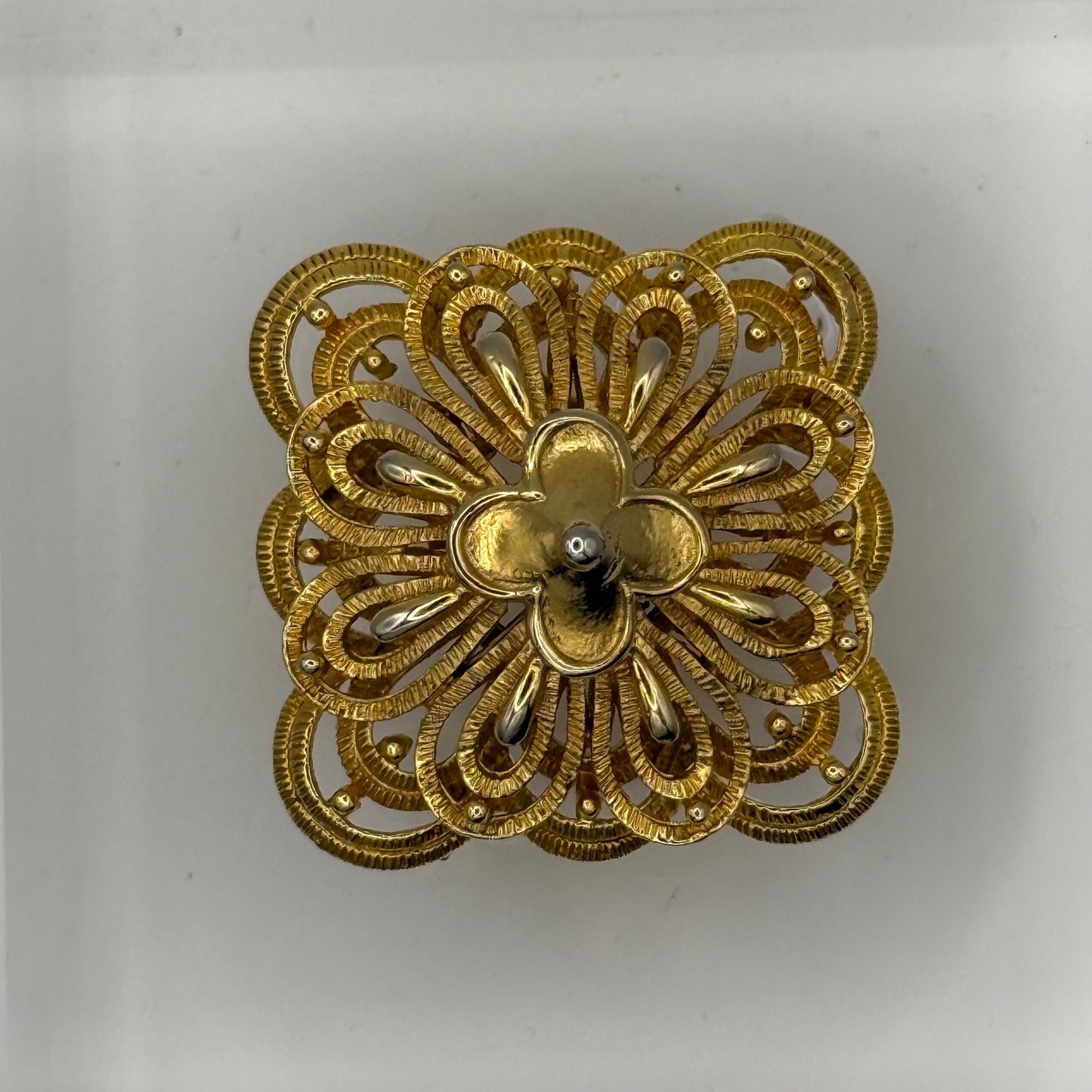 Ornate Filigree 1Acrylic Cube