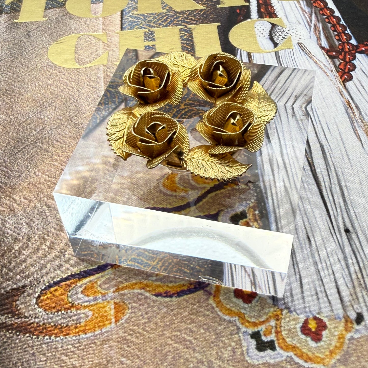 Four Rose Wreath Acrylic Cube